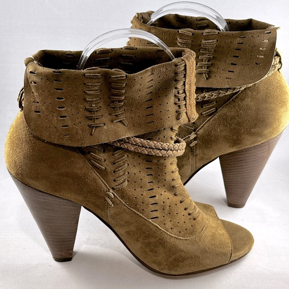 ποΈ - DOLCE VITA Peep Toe Booties in olive. Genuine suede. Size 6.